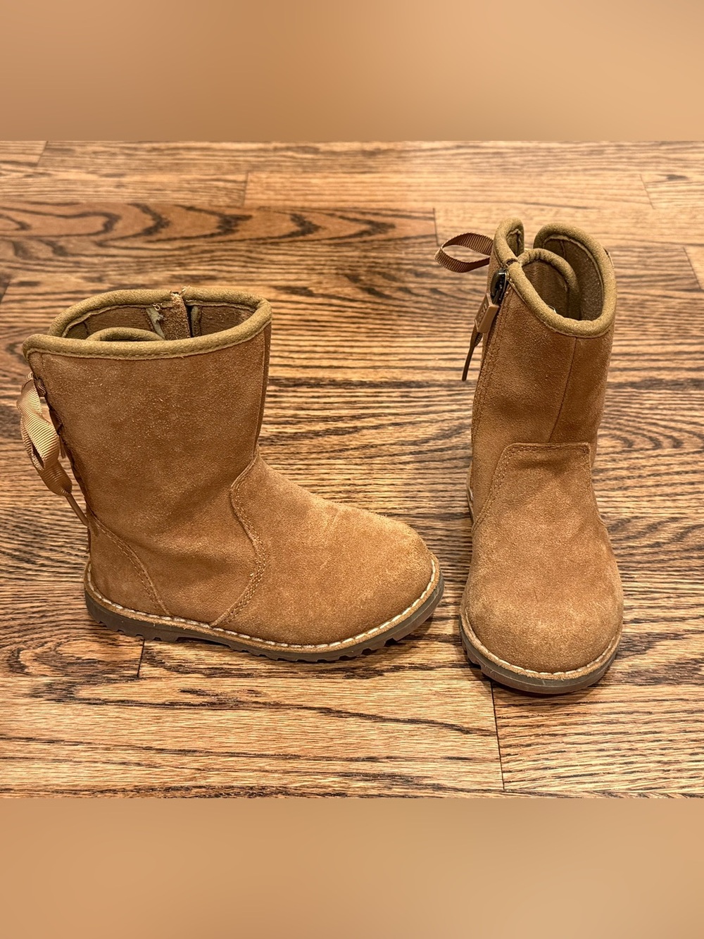 UGG Girls’ 7T Corene Chestnut Zipped Booties